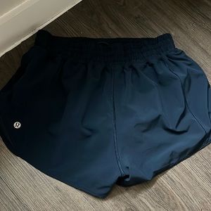 Lululemon Hotty Hot Midrise 2.5 True Navy